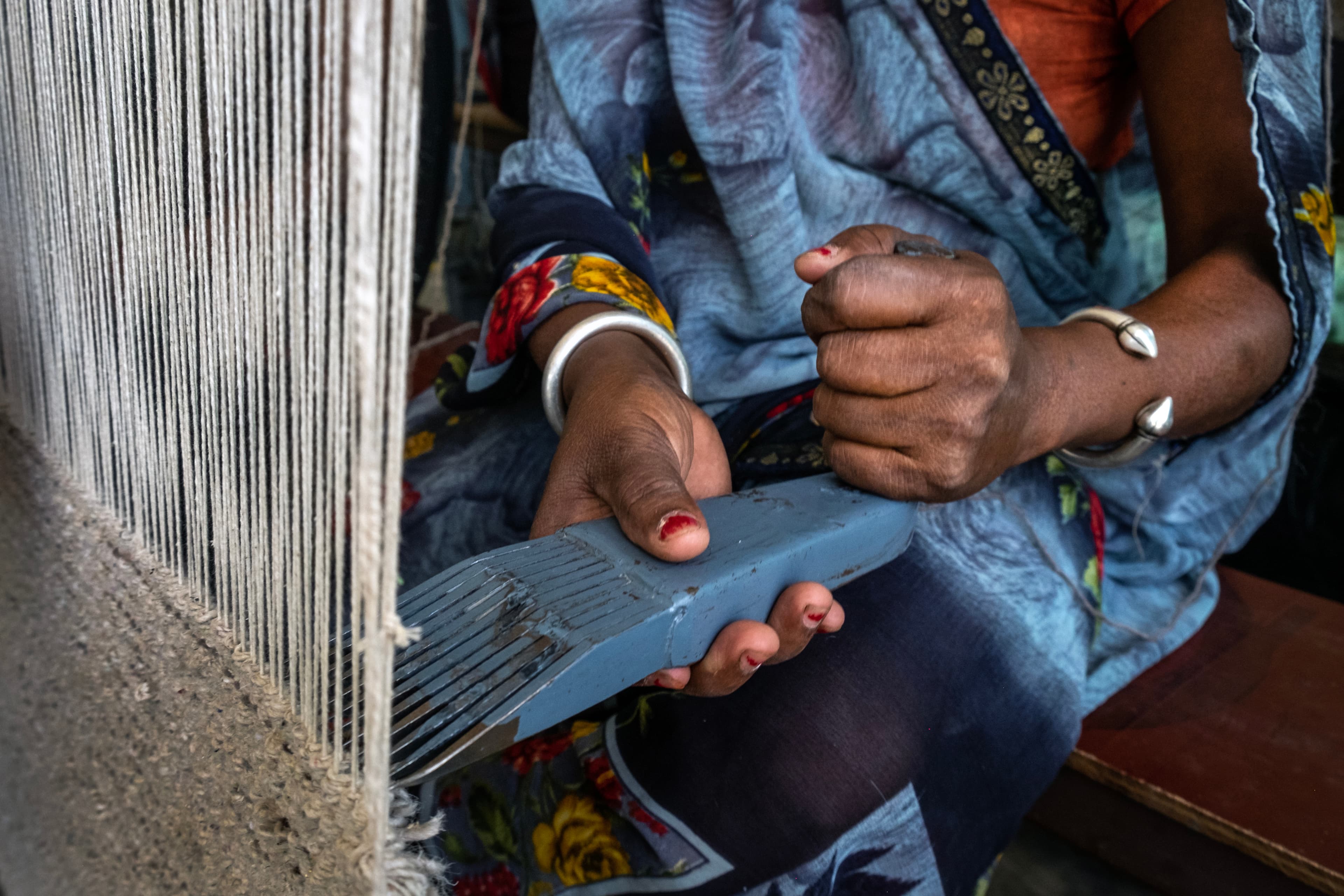 The Carpets of Colours - Artisan at work